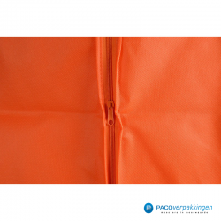 Kledinghoes - Oranje - Non woven - Detail