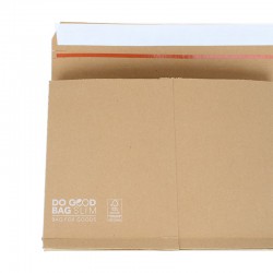 Kartonnen brievenbus envelop - A4+ maximaal - Retoursluiting - Bruin - FSC® - Close-up